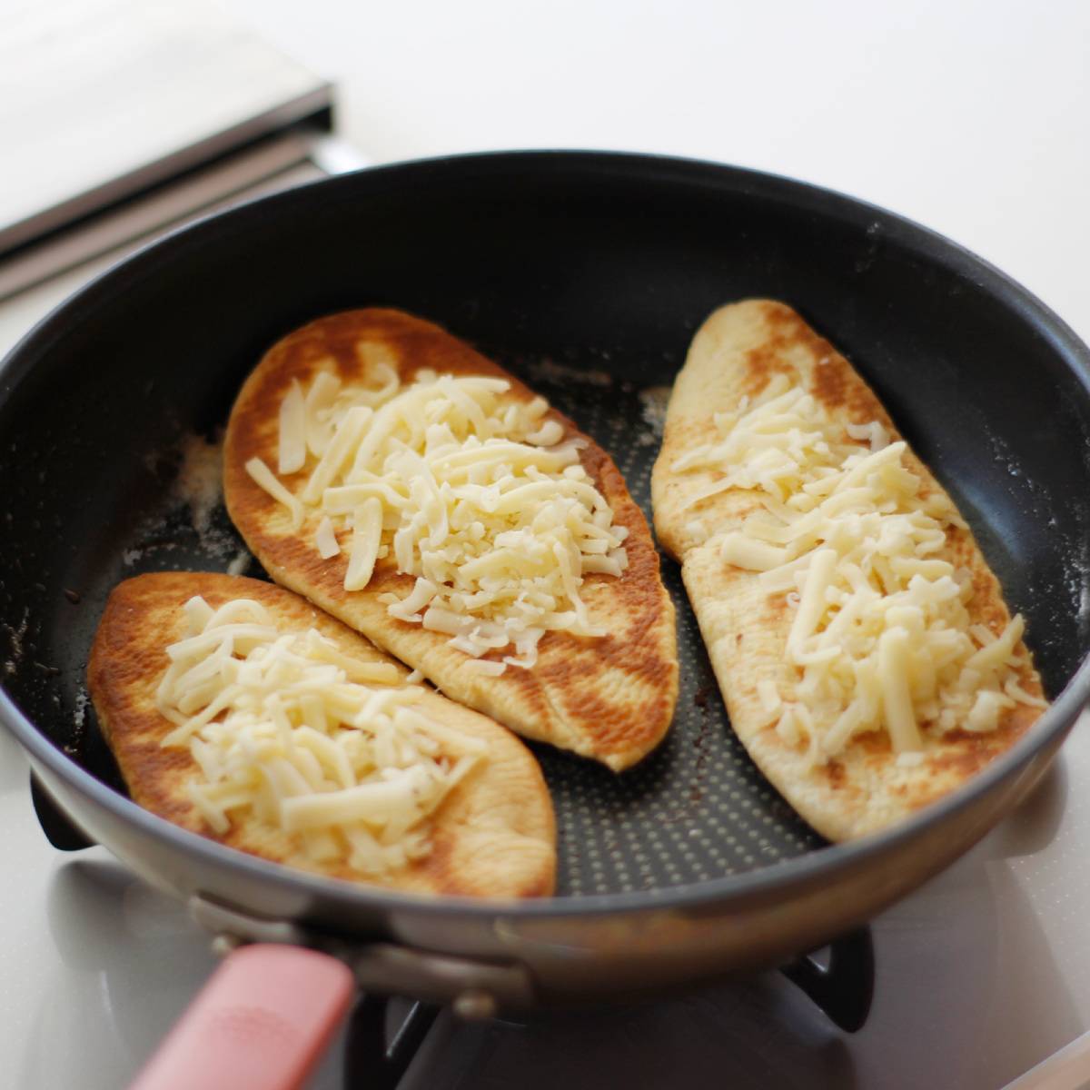 森永公式の「ホットケーキミックスで簡単ナン」のレシピ