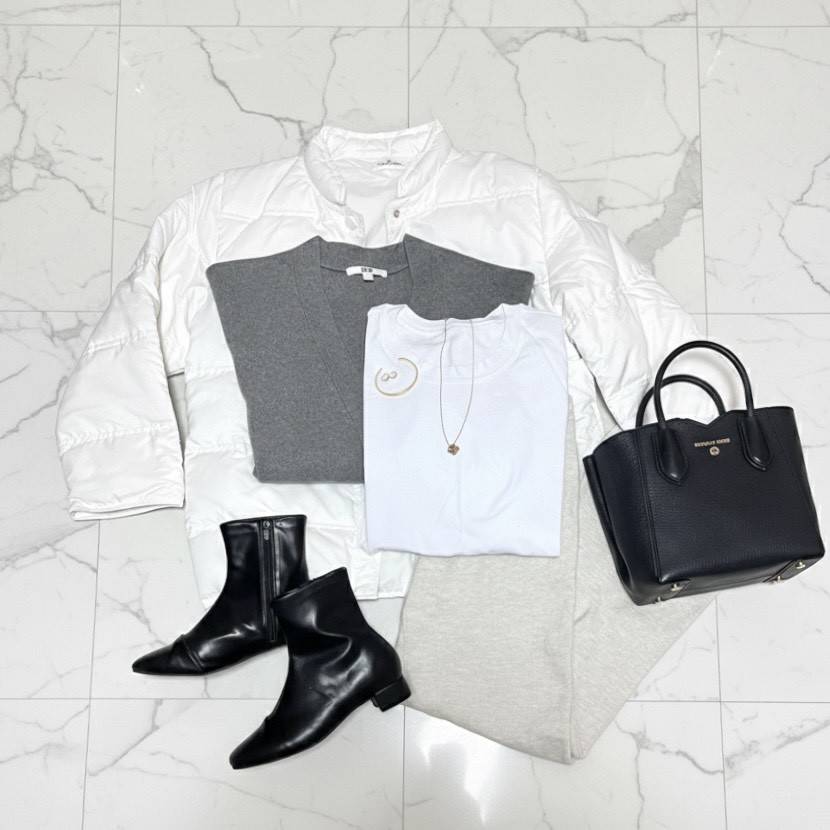 UNIQLOスムースコットンVネックショートカーディガン