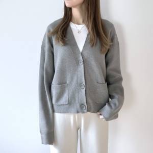 【2026年冬】本気でおすすめ！「ユニクロのカーディガン」を使った大人女子コーデ #ライターのイチオシ