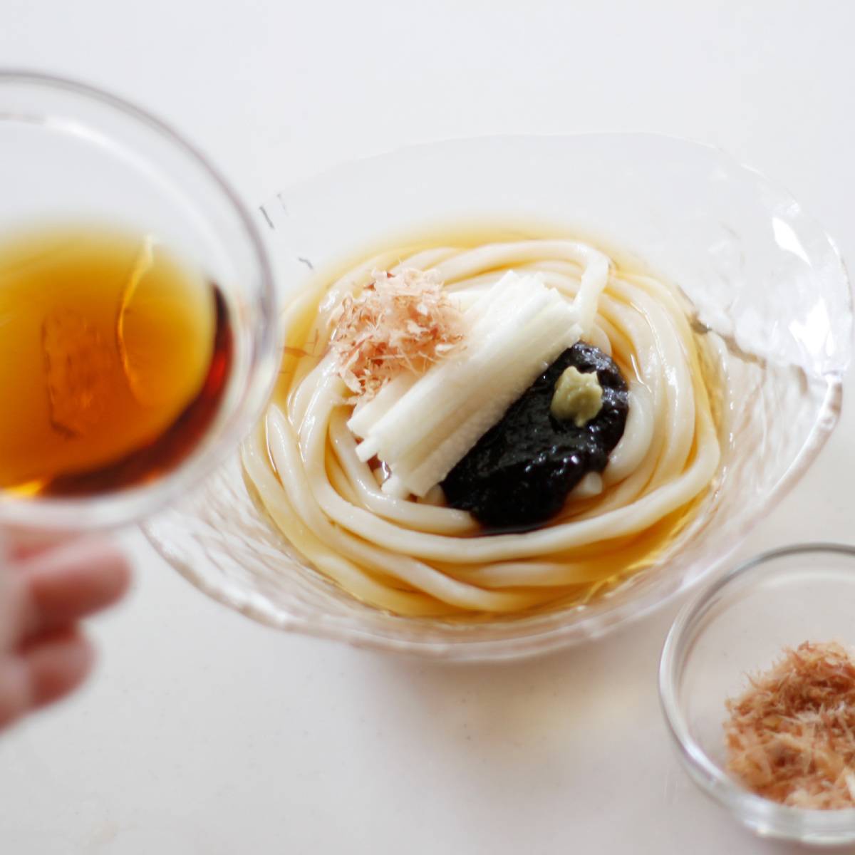 テーブルマーク公式の「のり佃煮のぶっかけうどん」のレシピ