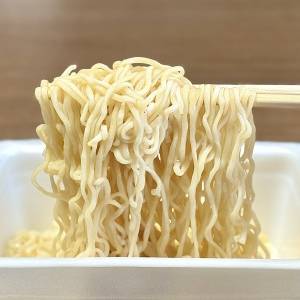 また【ペヤング】がヤバいの出してる。人気商品がお箸が止まらない旨さ