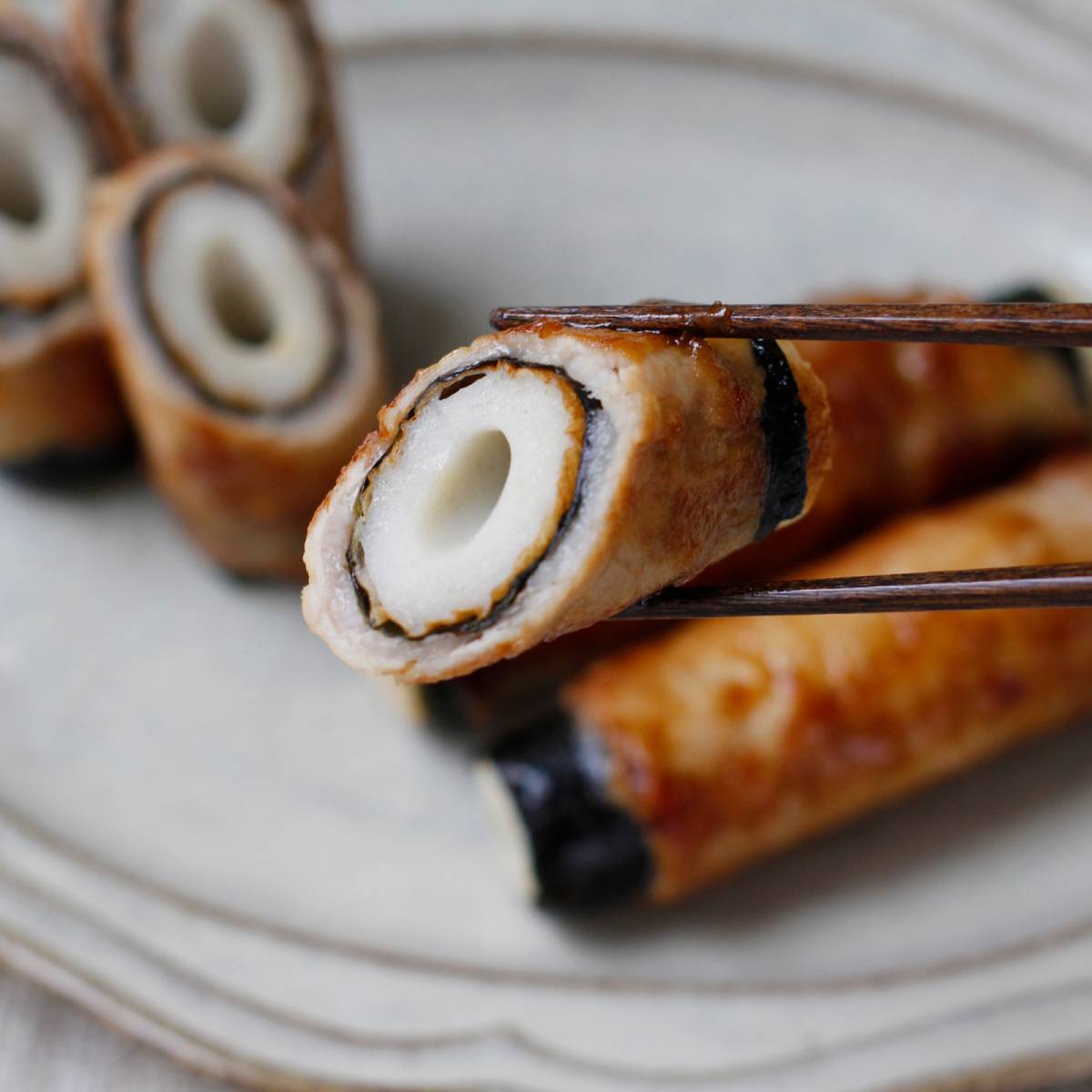 ニッスイ公式の「肉巻き活ちくわの照り焼き」のレシピ