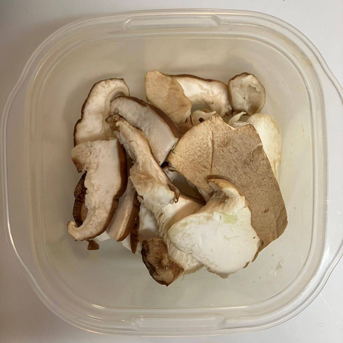 JAグループ公式の「ボリューム満点！ 市販のピザにトッピング」のレシピ