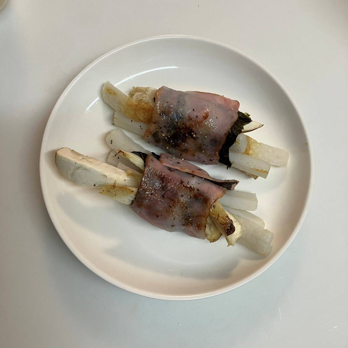 ニッスイ公式の「活ちくわとエリンギのベーコン巻き」のレシピ