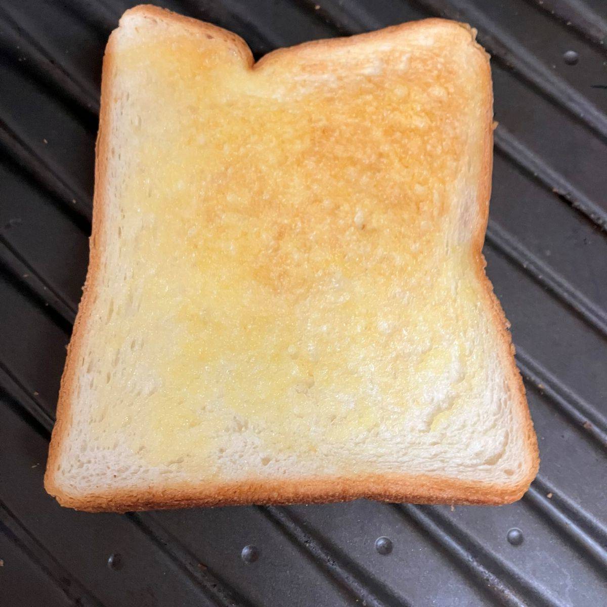 JAグループ公式の「ピーマンの胡麻和えトースト」のレシピ