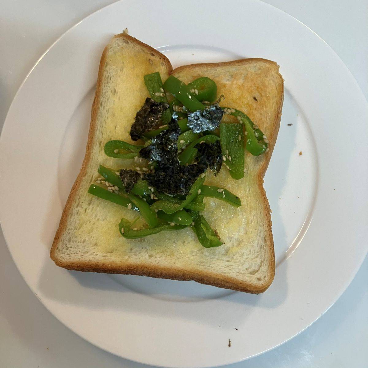 JAグループ公式の「ピーマンの胡麻和えトースト」のレシピ