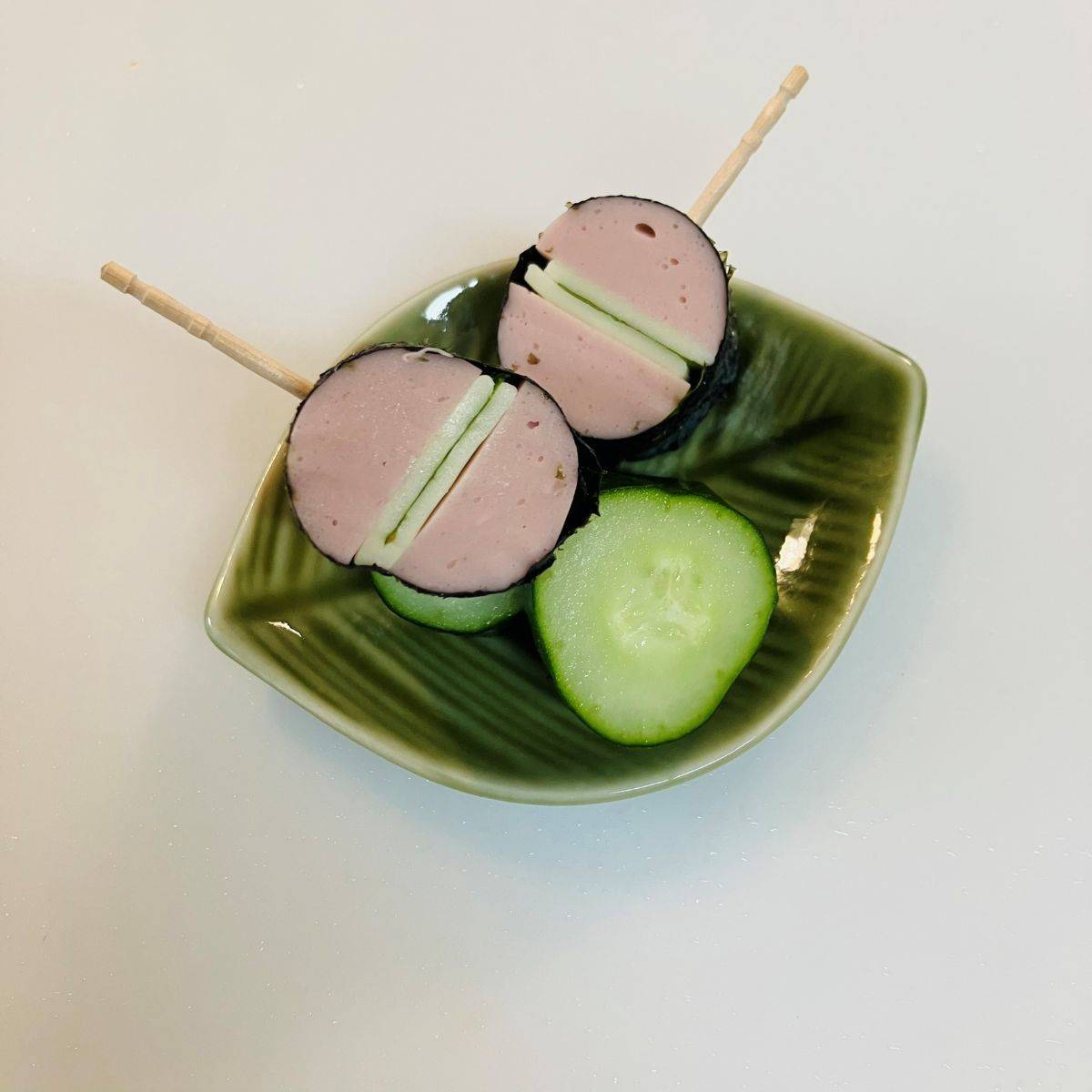 ニッスイ公式の「おさかなのソーセージのチーズサンドのり巻き」のレシピ