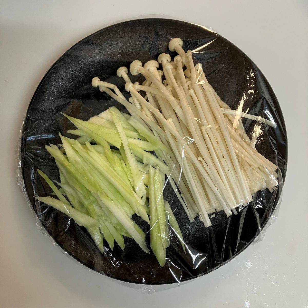 JAグループ公式の「ブロッコリーの茎とえのきの牛肉巻き」のレシピ