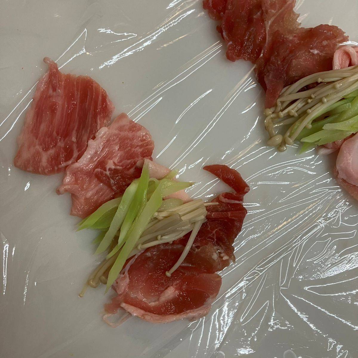 JAグループ公式の「ブロッコリーの茎とえのきの牛肉巻き」のレシピ