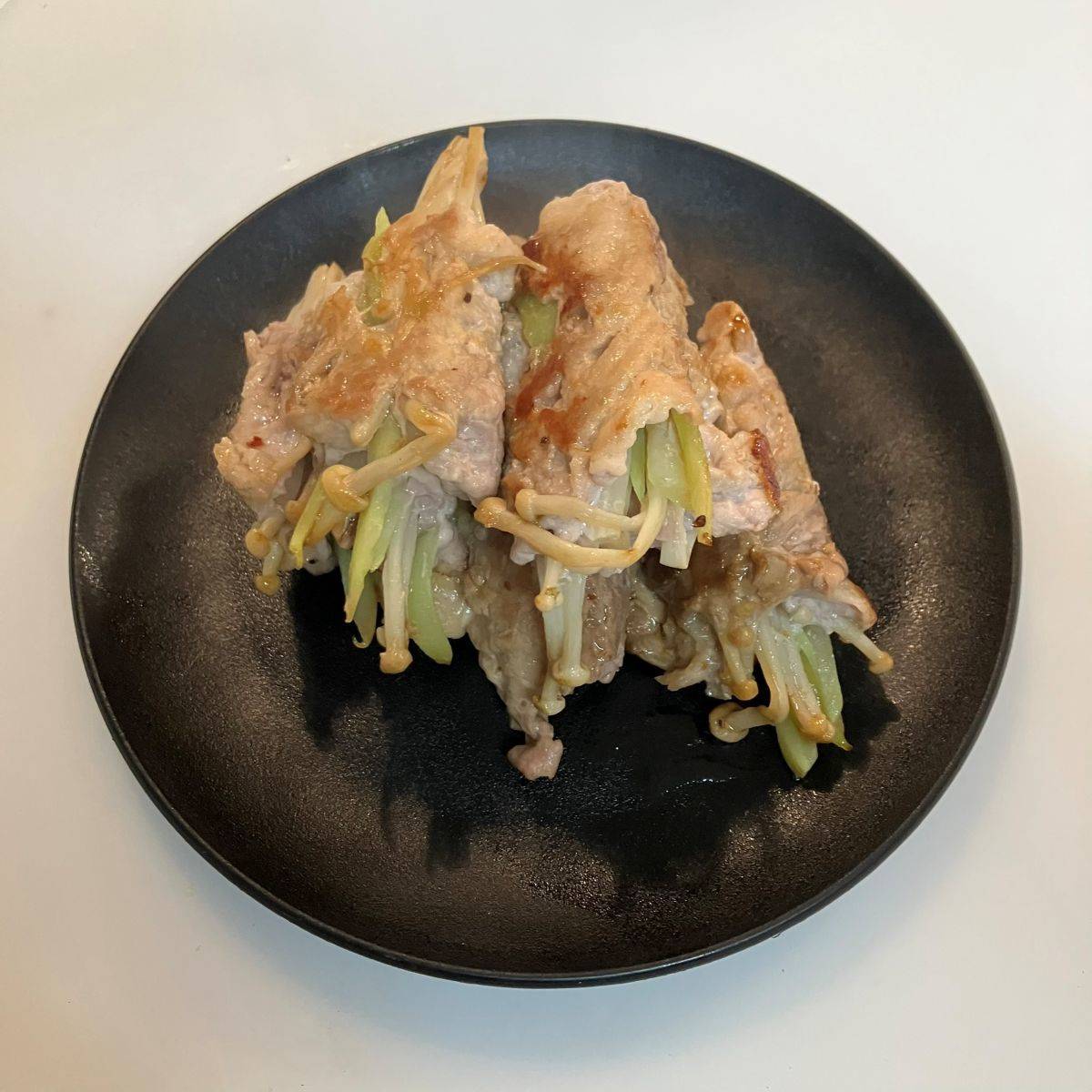 JAグループ公式の「ブロッコリーの茎とえのきの牛肉巻き」のレシピ