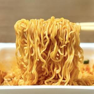 もう3回も食べてる。【ペヤング】の新作が本気で震えるほどウマいよ