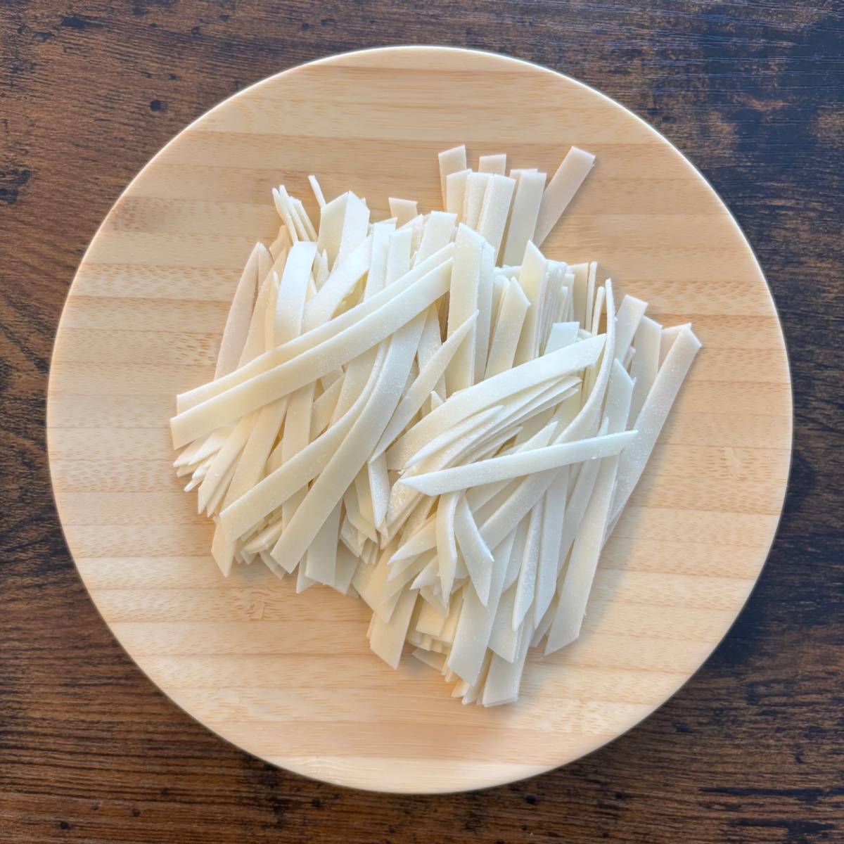 モランボン公式の「餃子の皮でパリパリサラダ」のレシピ