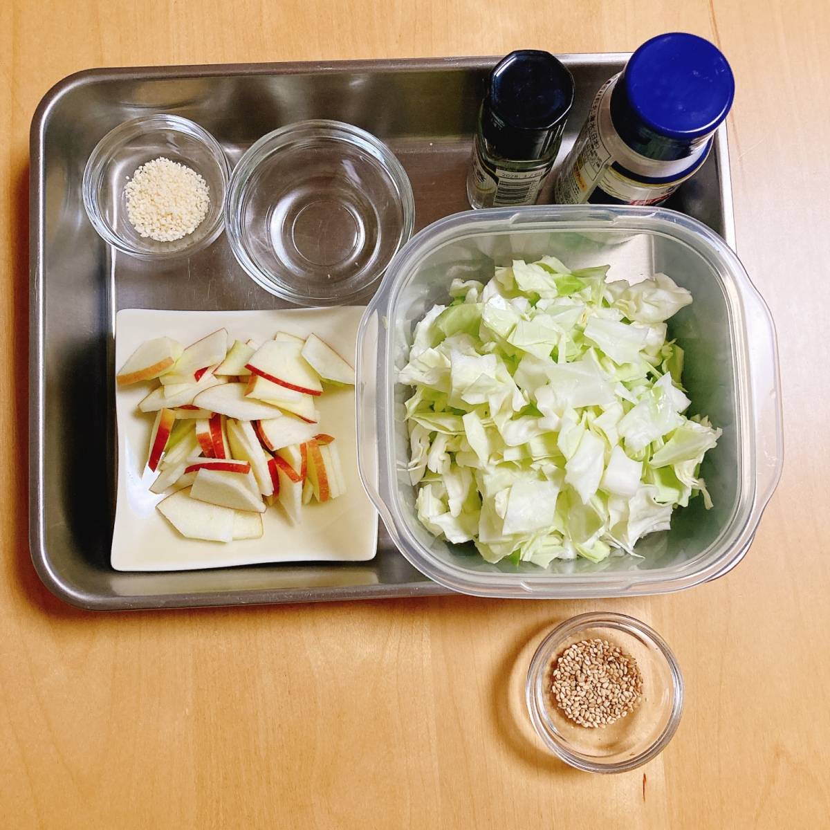 JAグループ公式の「❤キャベツと王林のサラダ❤」のレシピ