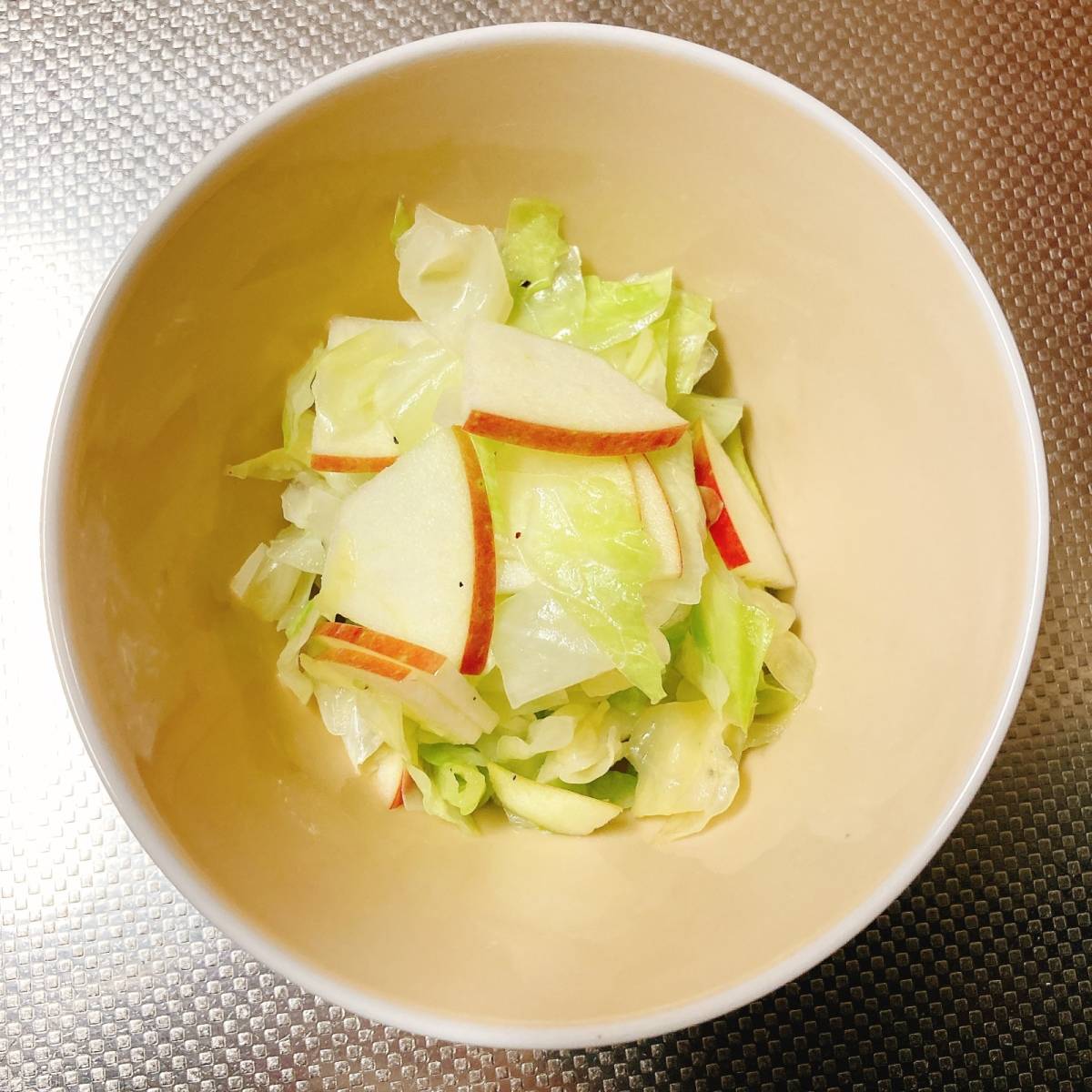 JAグループ公式の「❤キャベツと王林のサラダ❤」のレシピ