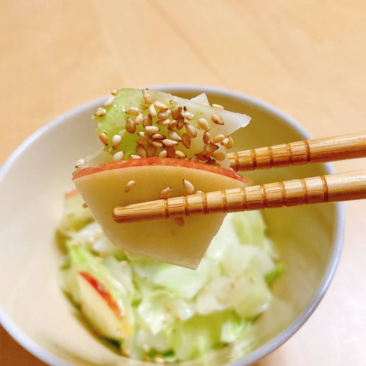 JAグループ公式の「❤キャベツと王林のサラダ❤」のレシピ