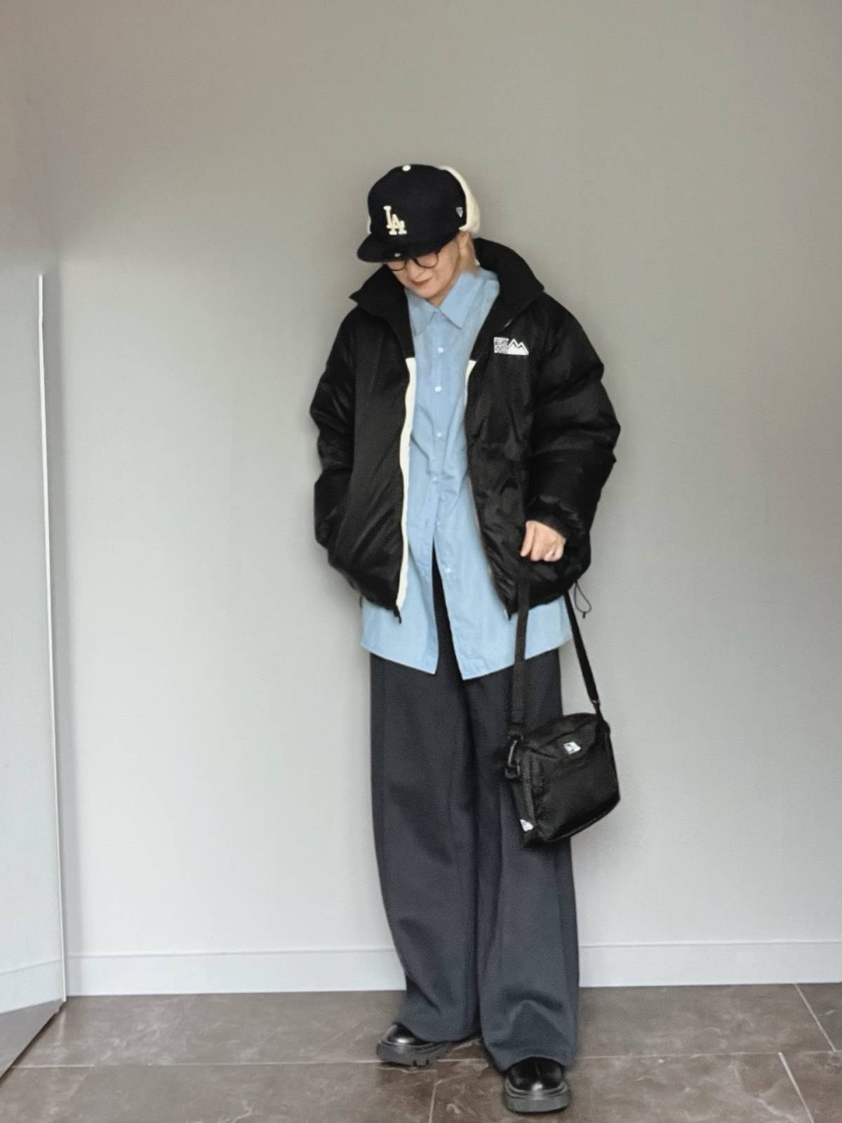 ブルーのシャツをアクセントに♪