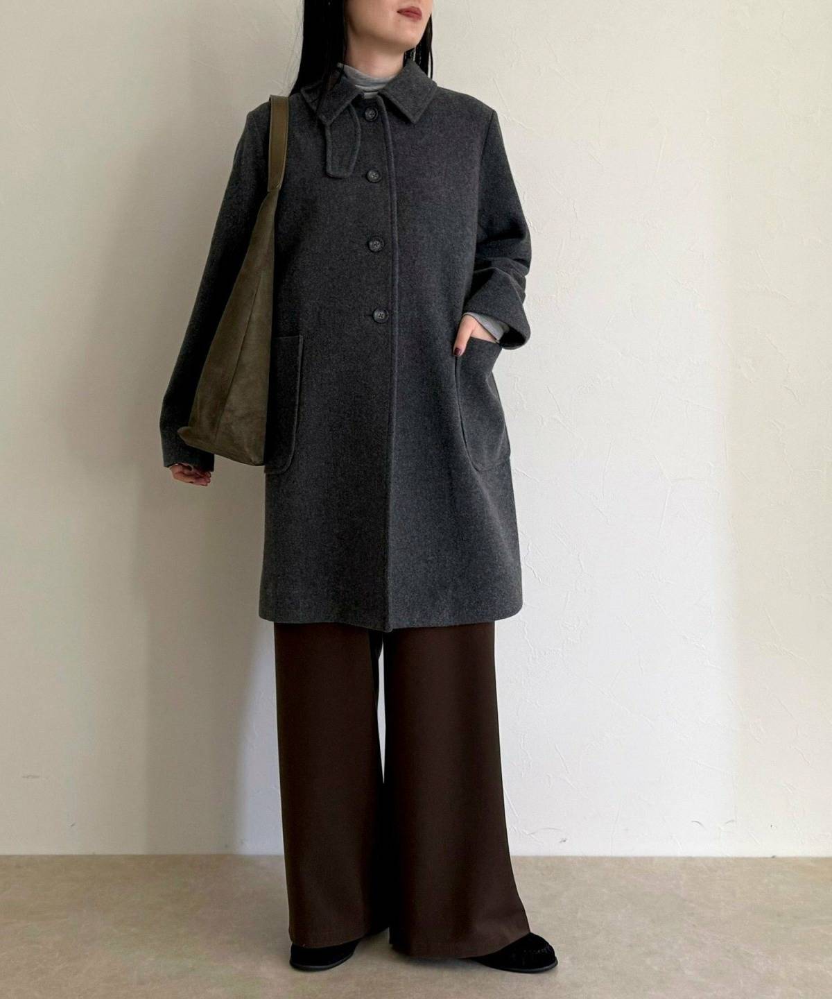 緑のバッグを使ったコーデ