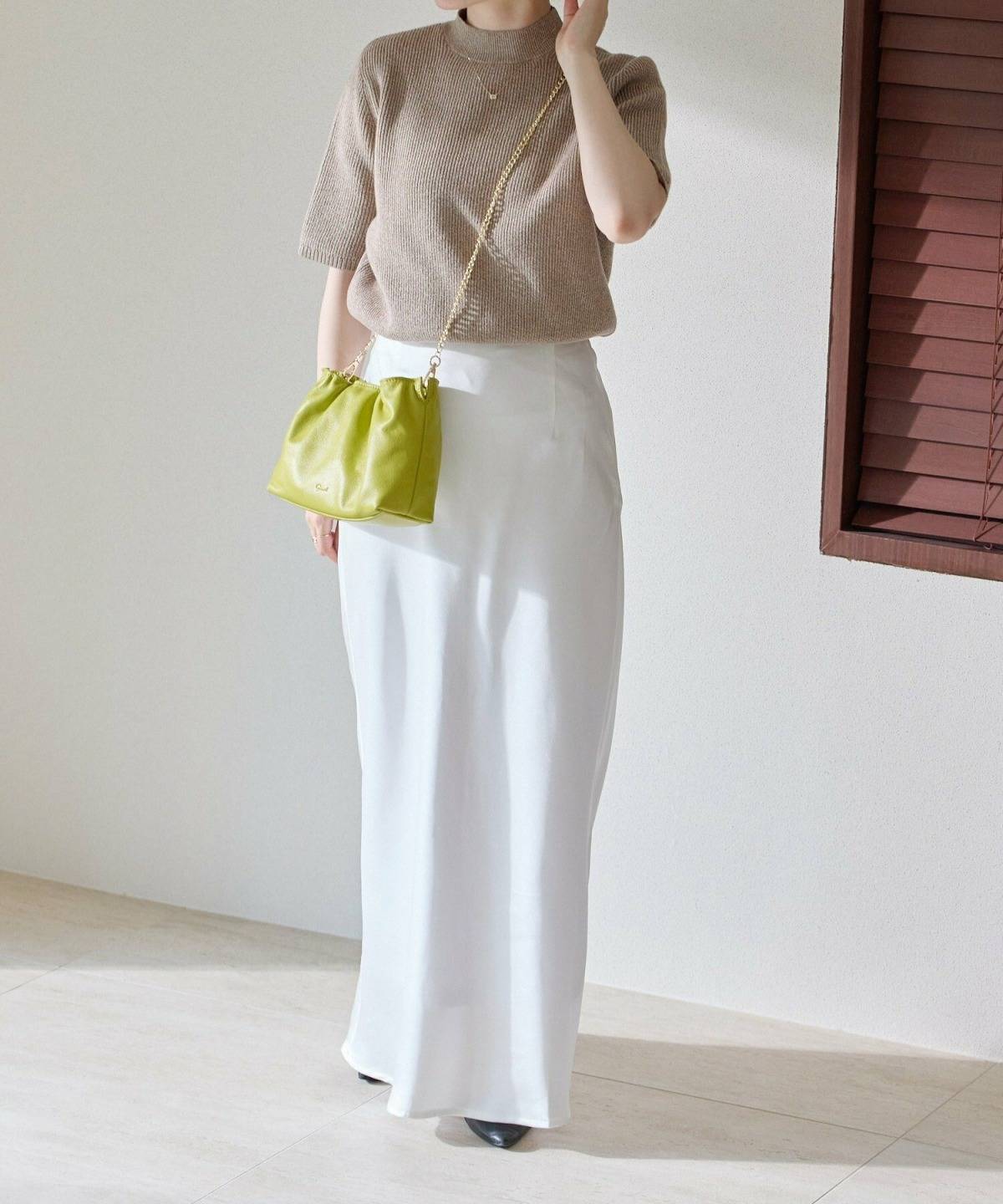 緑のバッグを使ったコーデ