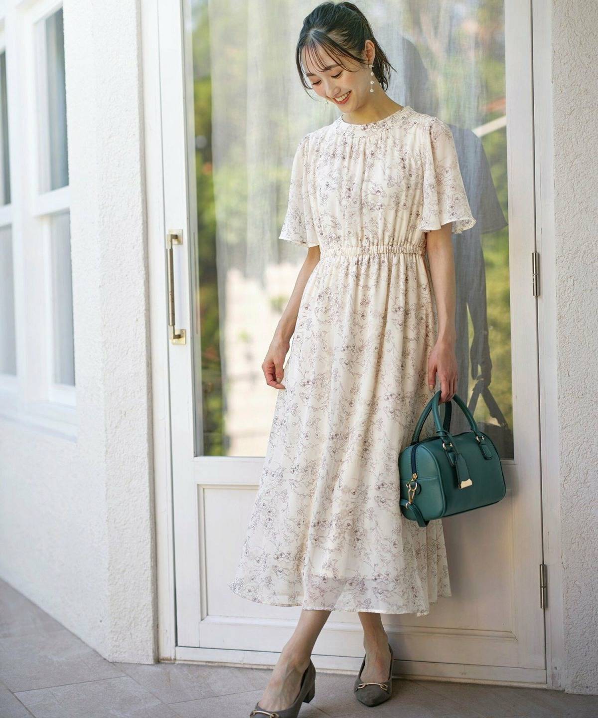 緑のバッグを使ったコーデ