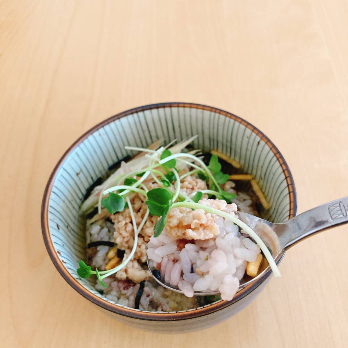 永谷園公式の「肉味噌茶づけ」のレシピ