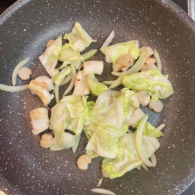 マルちゃん公式の「和風アレンジ海鮮しょうゆ焼そば」のレシピ