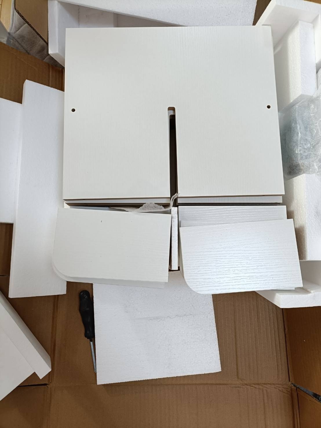 回転本棚 組み立て前