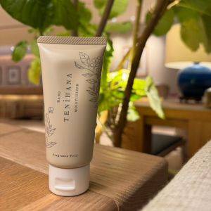 ベタつきにくいから家事や育児の合間に◎無香料が嬉しいハンドクリーム