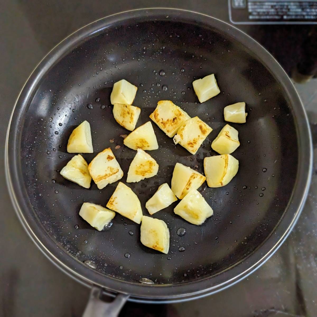 ヤマキ公式の「新じゃがのおかかバター炒め」のレシピ