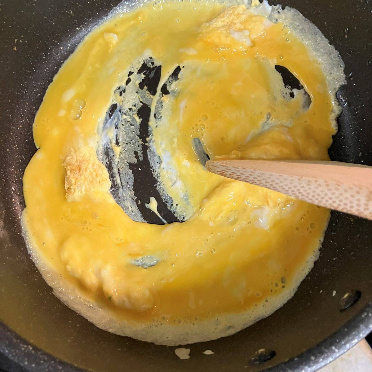 ニッスイ公式の「活ちくわのカレーチャーハン」のレシピ