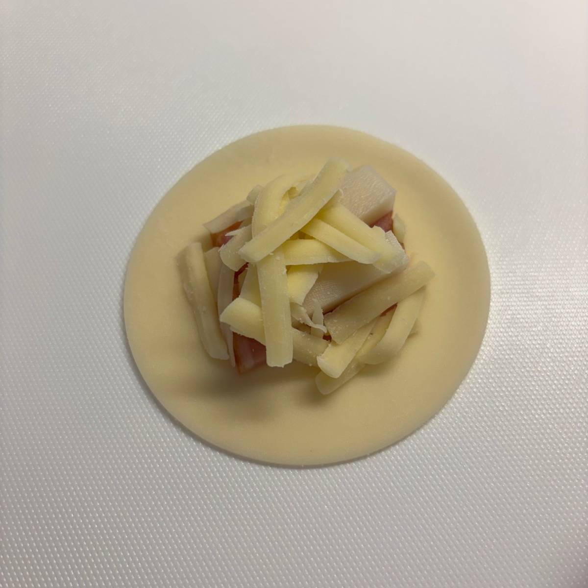 モランボン公式の「ベーコンとチーズのガレット風」のレシピ