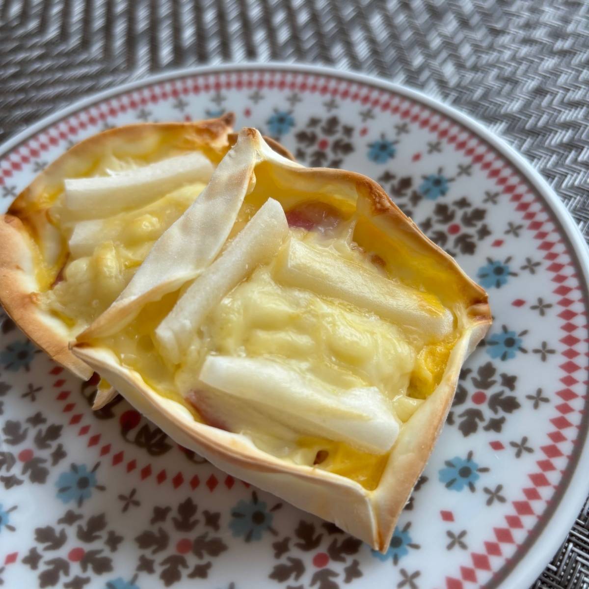 モランボン公式の「ベーコンとチーズのガレット風」のレシピ