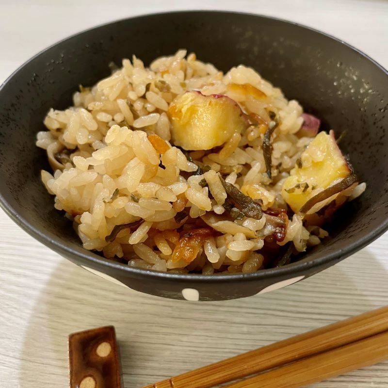 くらこん公式の「塩バターさつまいもごはん」のレシピ