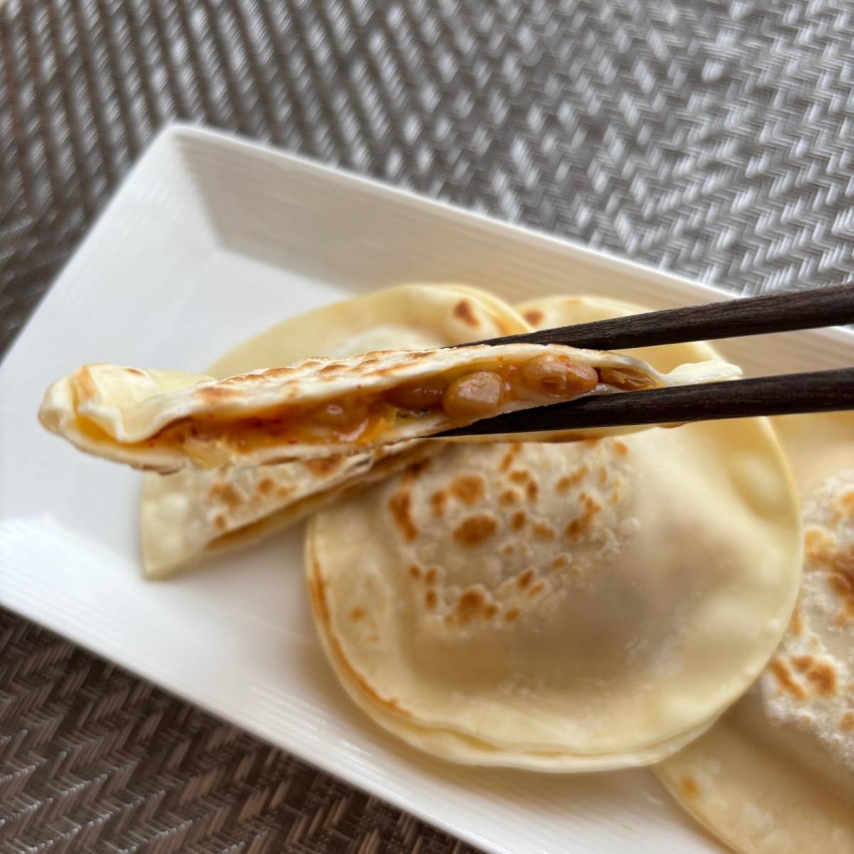 タカノフーズ公式の「納豆チーズのパリパリ焼き」のレシピ