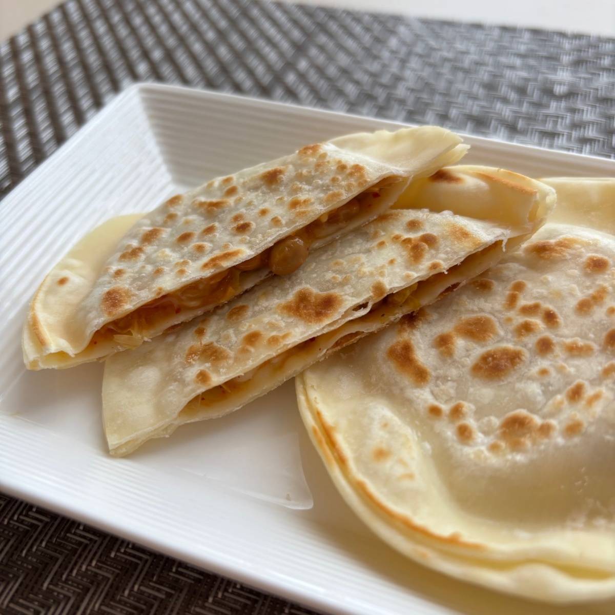 タカノフーズ公式の「納豆チーズのパリパリ焼き」のレシピ