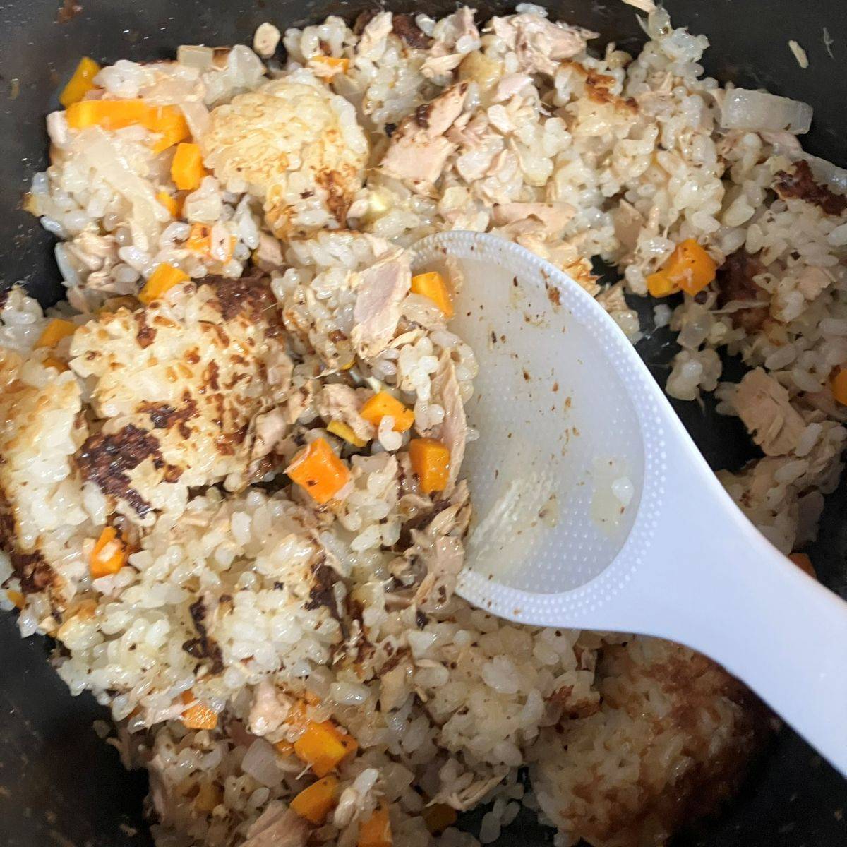 いなば公式の「炒めず作れる　ツナバターピラフ」のレシピ