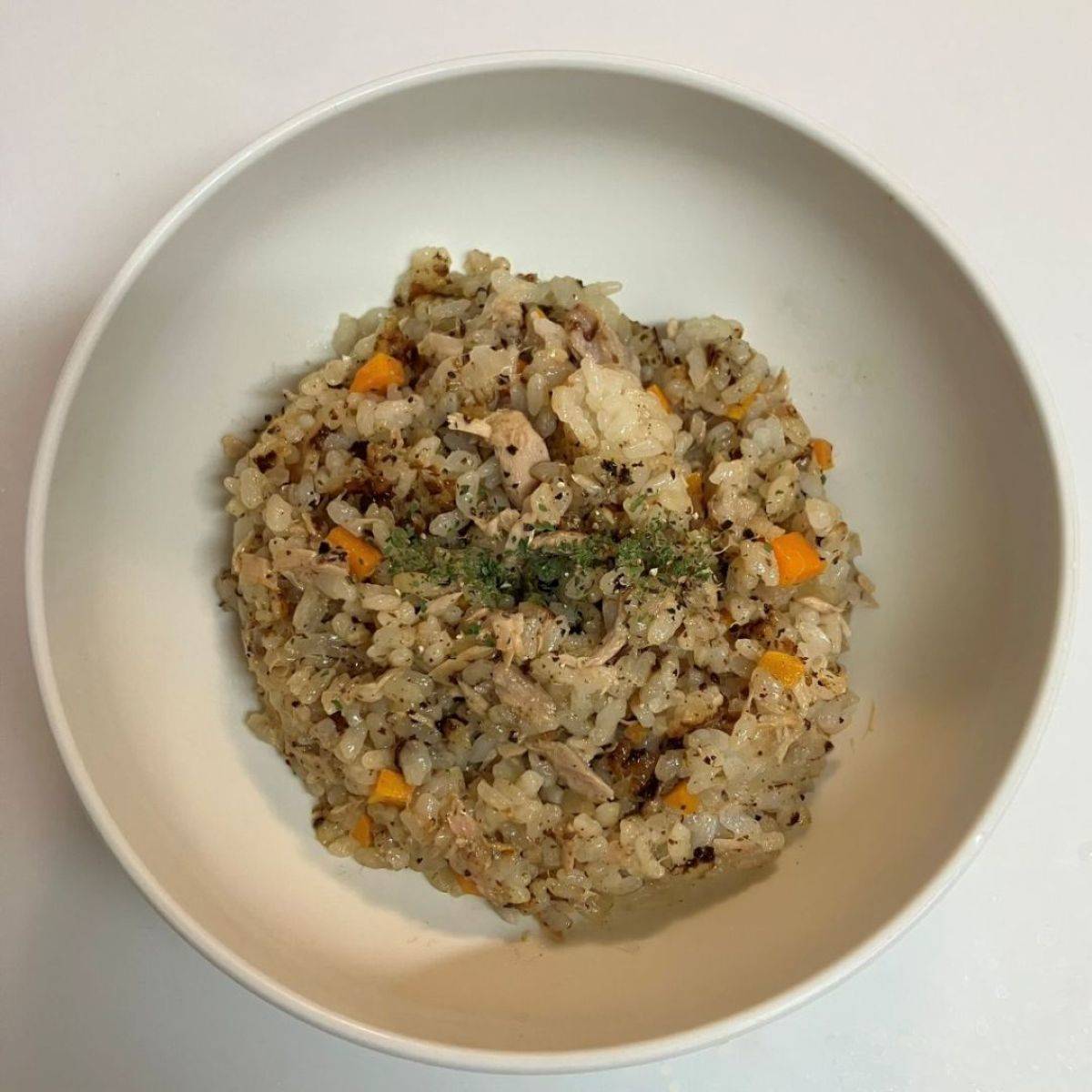 いなば公式の「炒めず作れる　ツナバターピラフ」のレシピ