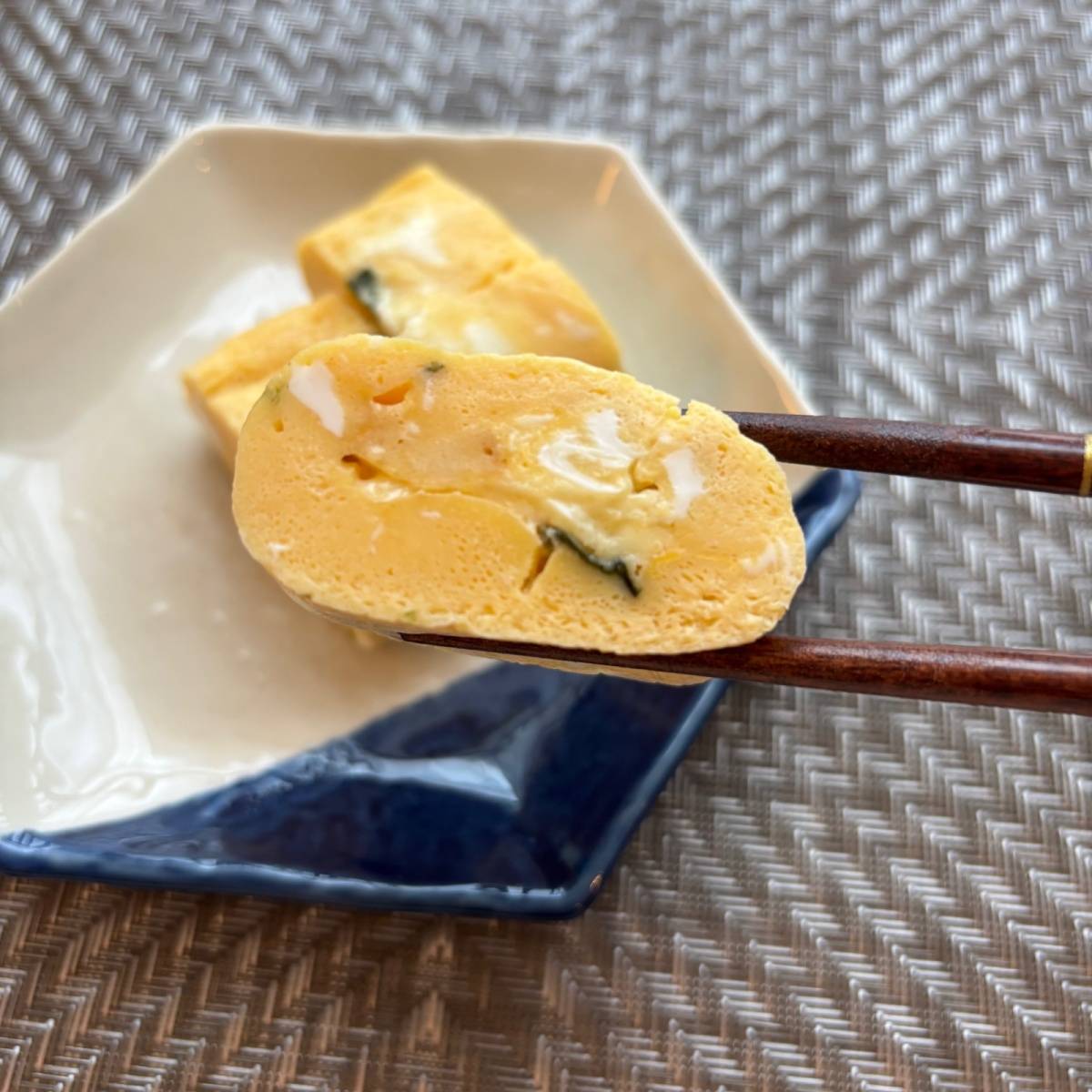 永谷園公式の「電子レンジで出汁巻き玉子」のレシピ