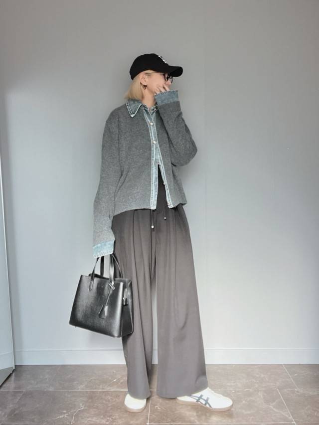 重ね着デザインのカーディガンを合わせる♪