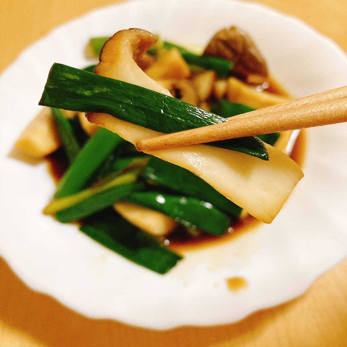 JAグループ公式の「焼きネギエリンギのバルサミコソースがけ」のレシピ