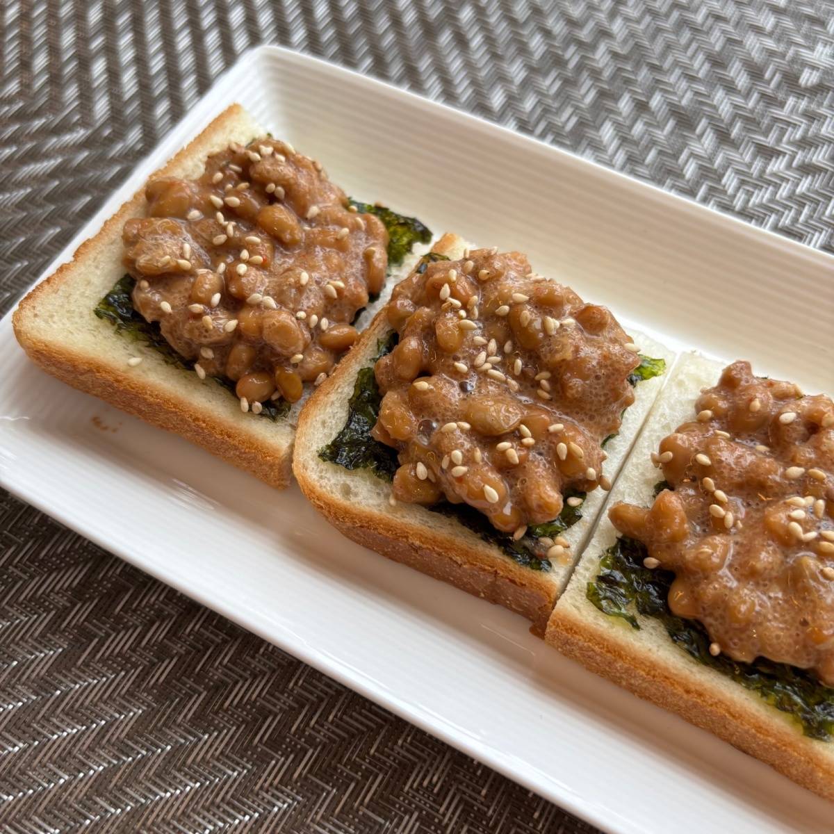 タカノフーズ公式の「韓国海苔ごま納豆パン」のレシピ