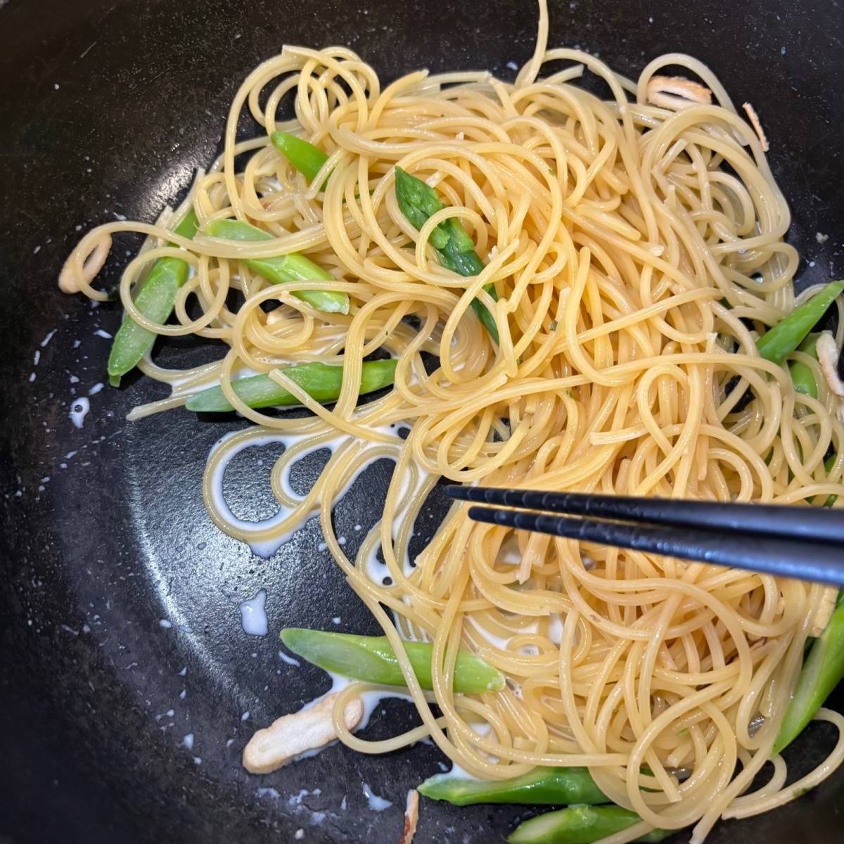 永谷園公式の「松茸風味のアスパラクリーミーパスタ」のレシピ