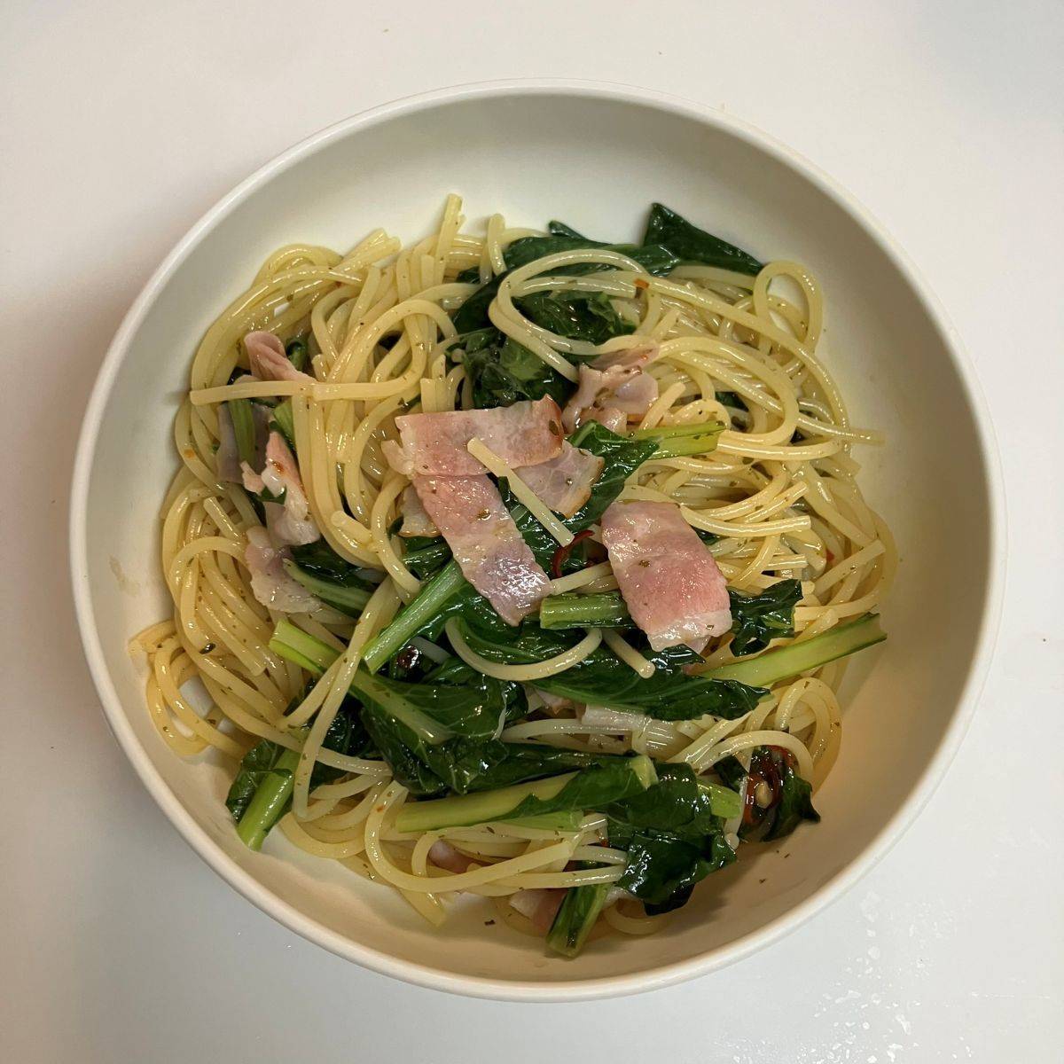 マ・マー公式の「パパッと簡単！小松菜とちりめんじゃこのペペロンチーニ」のレシピ