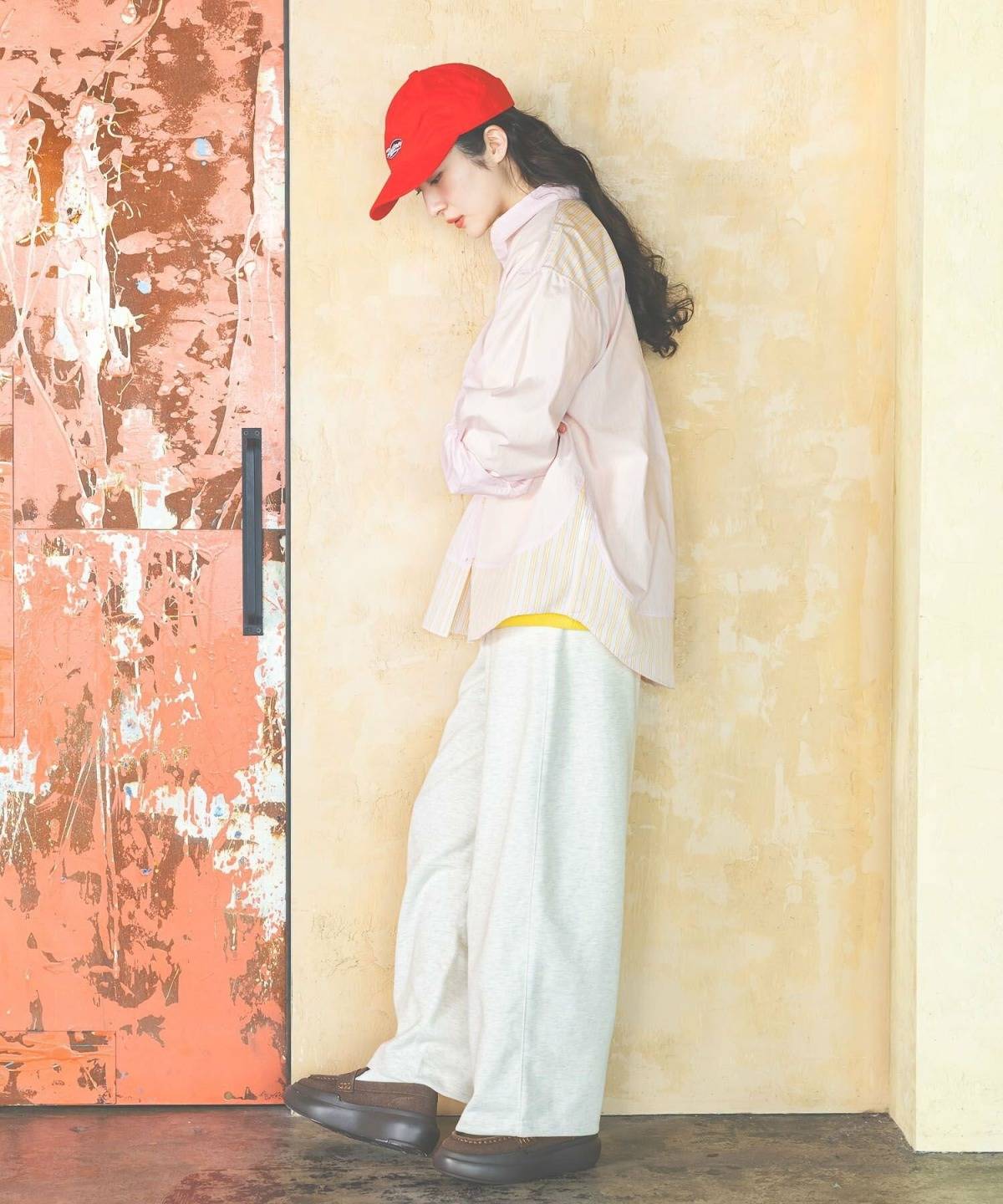 茶ローファー×白靴下コーデ