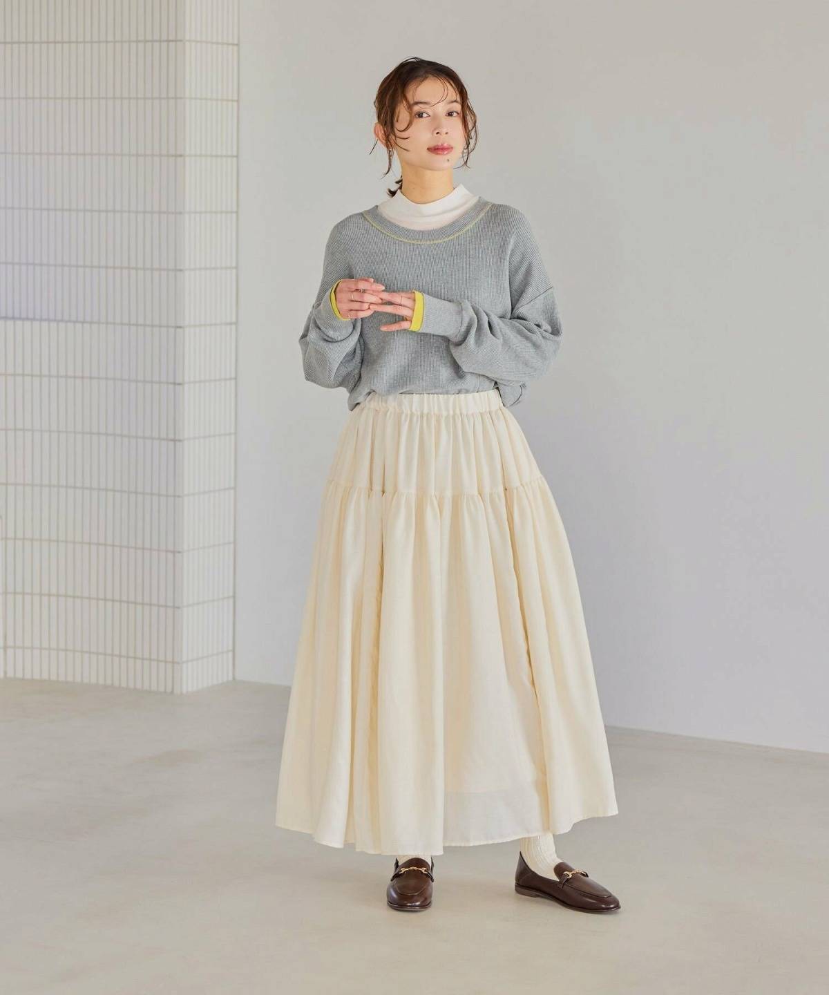 茶ローファー×白靴下コーデ