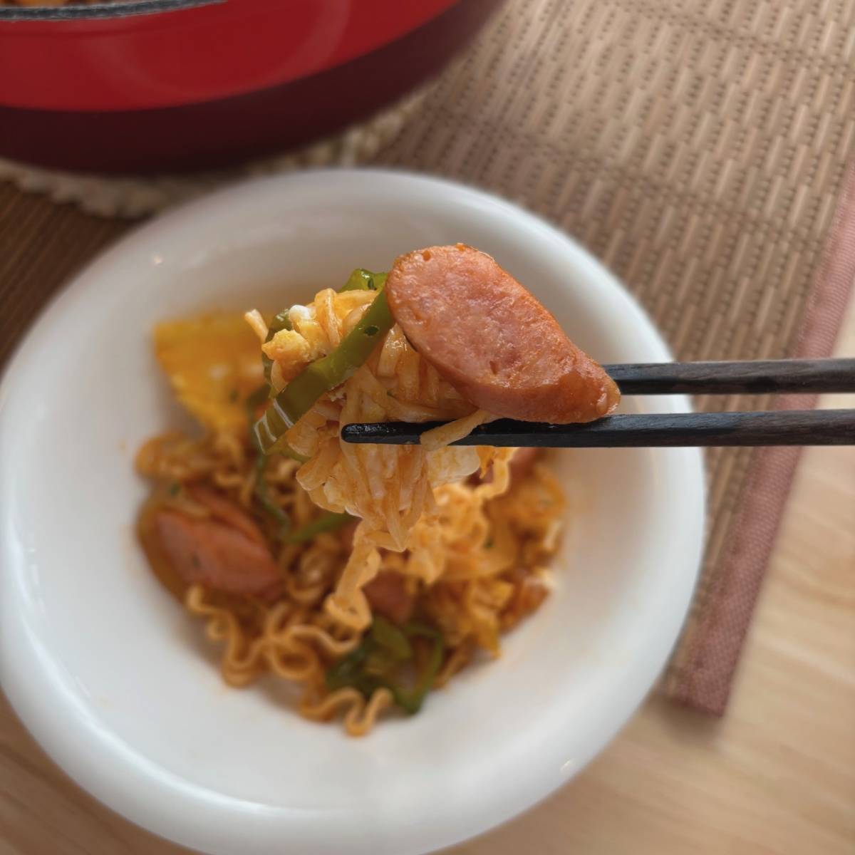 サッポロ一番公式の「昭和を味わうナポリタンラーメン」のレシピ