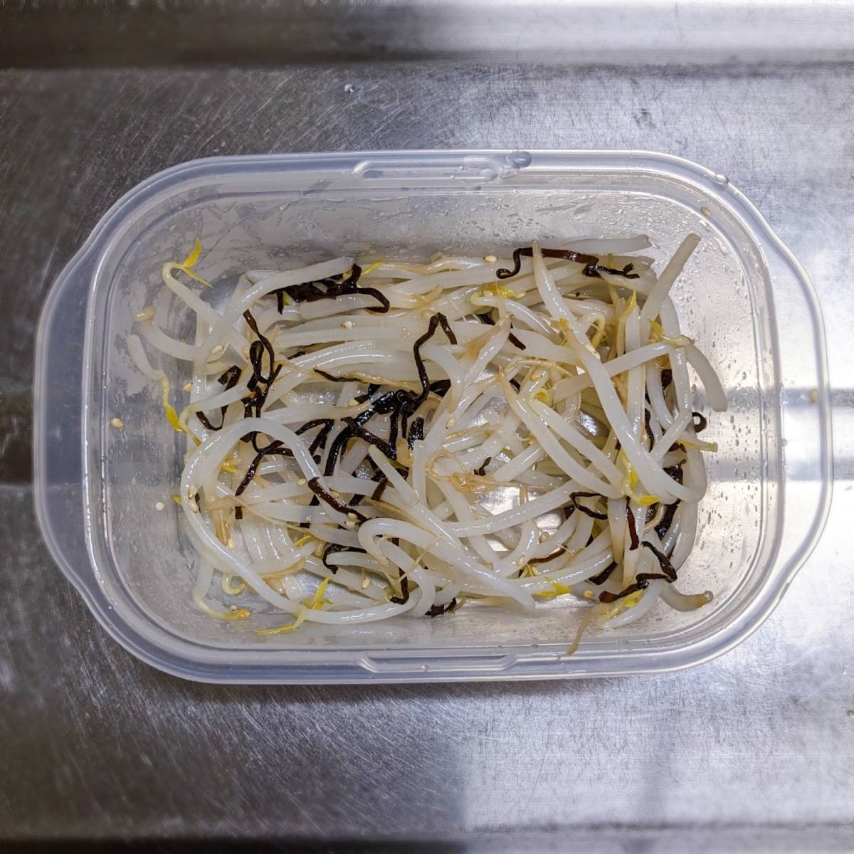 くらこん公式の「塩こんぶでもやしナムル」のレシピ