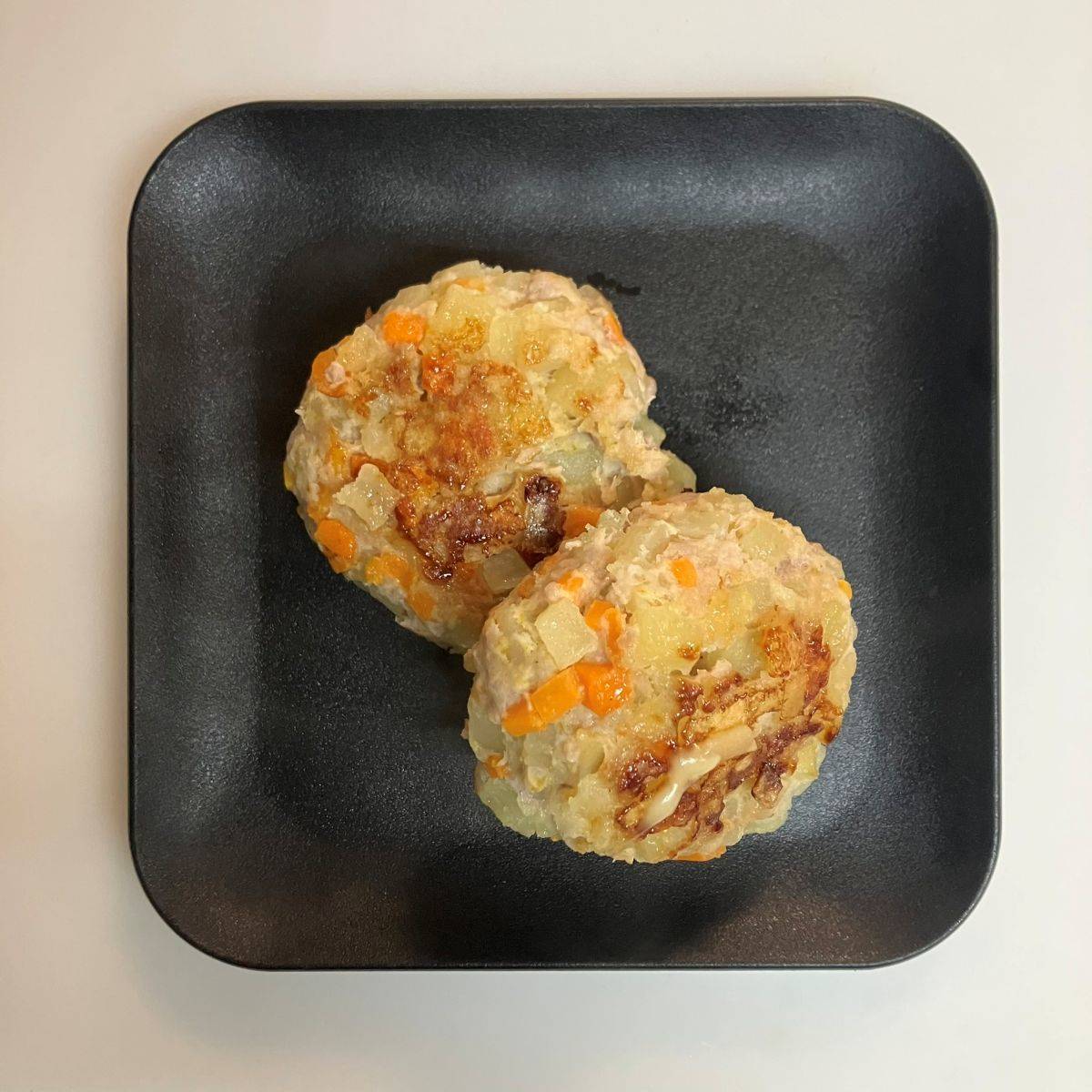 JAグループ公式の「じゃがいもと人参のカレー粉入りハンバーグ」のレシピ