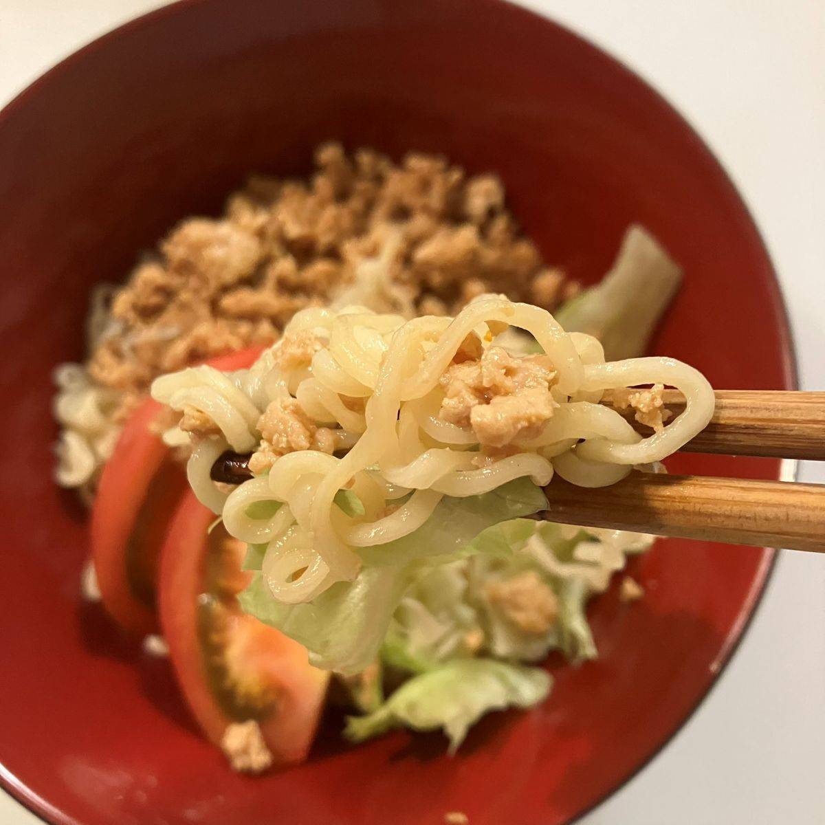 サッポロ一番公式の「味噌そぼろでジャージャー麺風」のレシピ