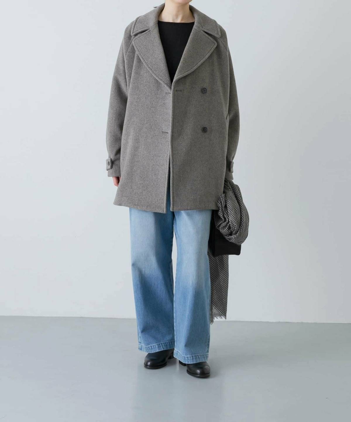 グレーコートコーデ