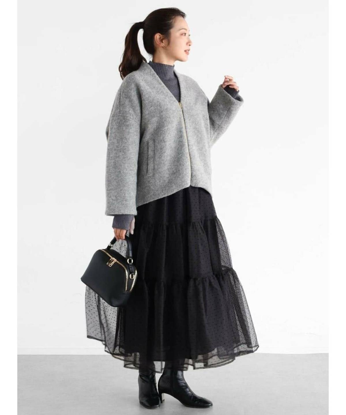 グレーコートコーデ